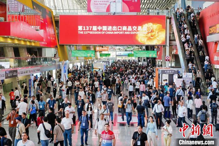 Sản xuất thông minh QGM tỏa sáng tại Hội chợ Canton | Cổ phiếu QGM để thế giới nhìn thấy sức mạnh của máy gạch Trung Quốc