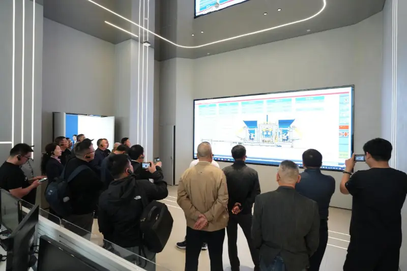 Cuộc họp Hội đồng thường trực lần thứ hai của Kỳ họp thứ 8 Hiệp hội Khối xây dựng Trung Quốc được tổ chức tại Tuyền Châu; Công ty TNHH Quangong Machinery góp phần trao đổi và phát triển ngành công nghiệp.